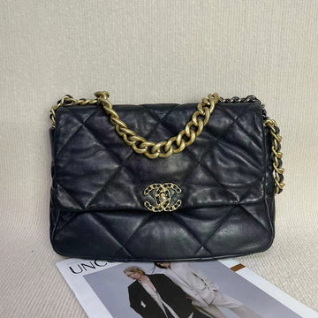 Preloved Chanel 19 CHIP Bag Black Shoulder Bag