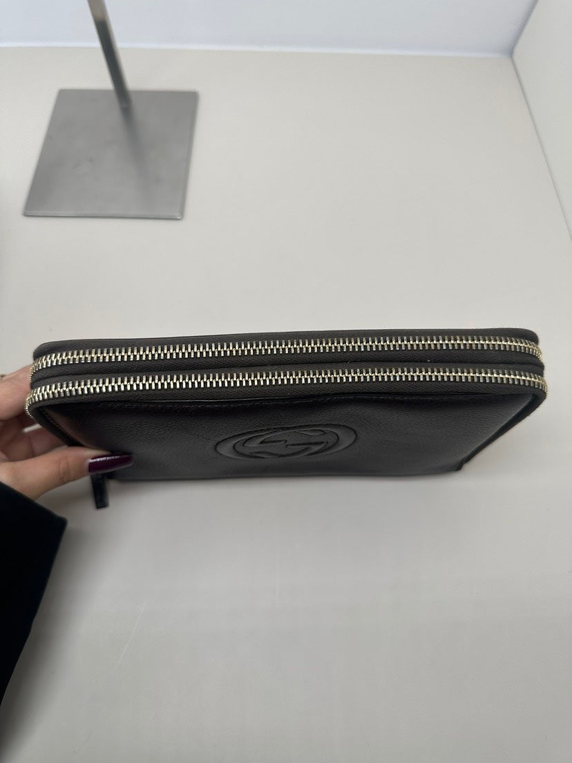 Preloved Gucci Soho Black Leather Clutch