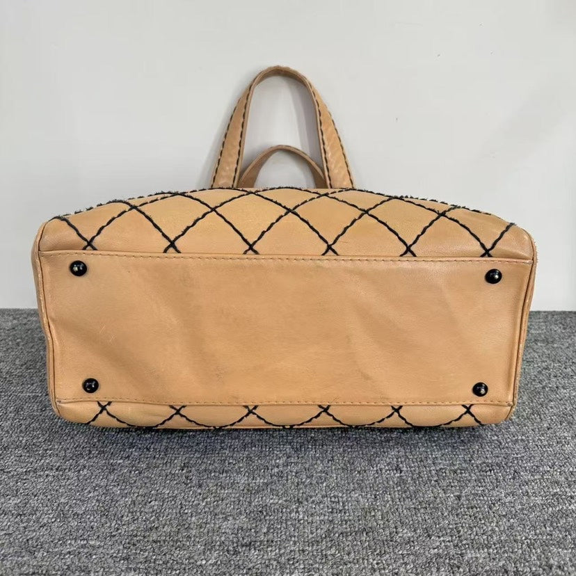 Preloved Chanel Diamond Quilted Beige Leather Shoulder Tote Bag