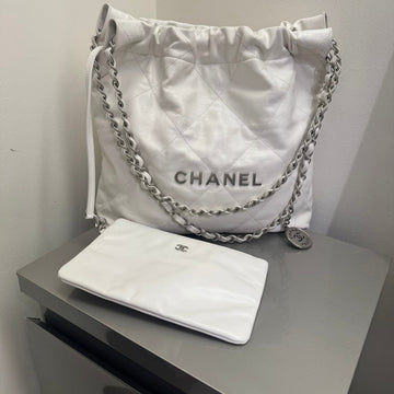 Preloved Chanel 22 Bag White Leather Shoulder Bag