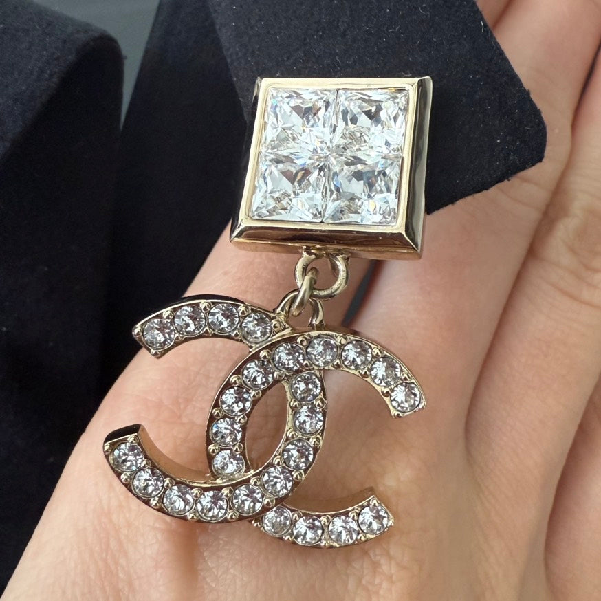 Preloved Chanel Coco Rhinestone Gold Clip-on Earrings B23P 86889