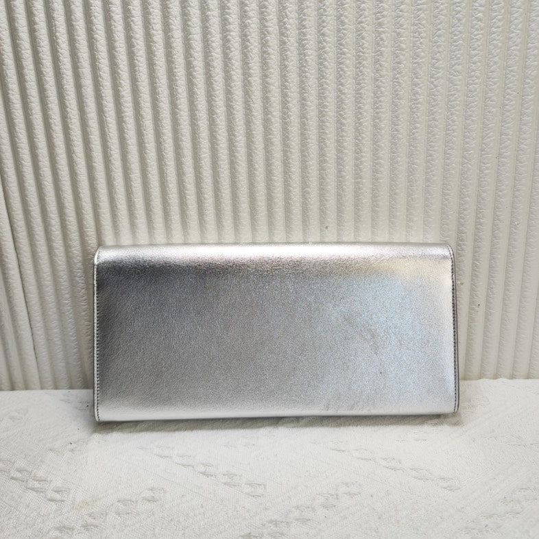 Preloved Saint Laurent YSL Silver Metallic Clutch 12239639
