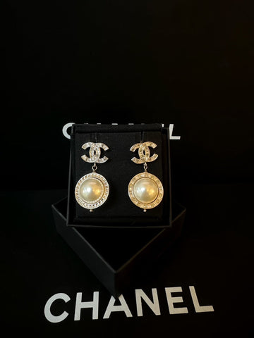 Chanel 19V Large CC Pearl Earrings White Earrings