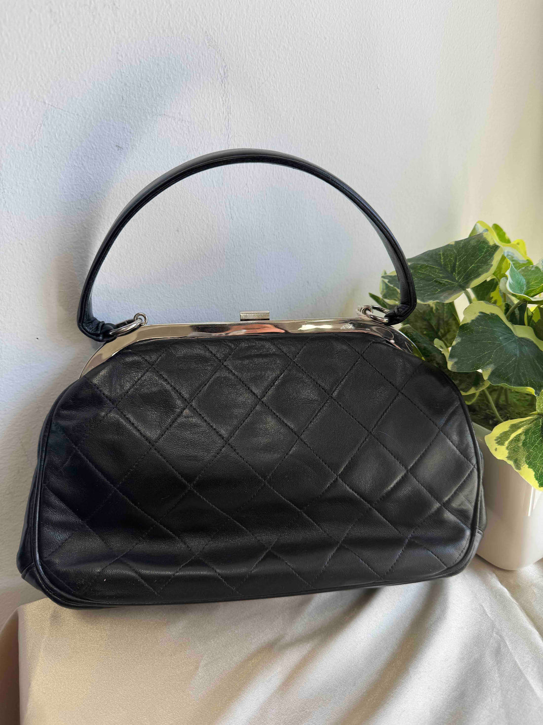 Chanel Vintage Kiss-lock Black Leather Clutch Bag