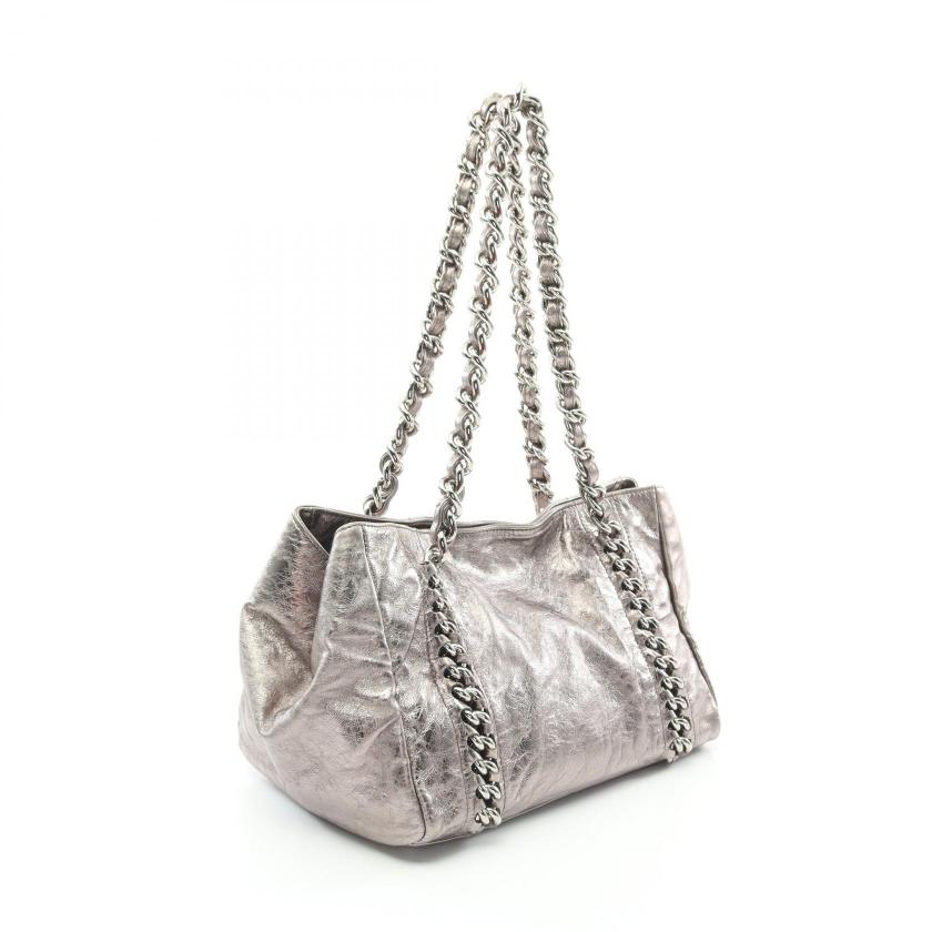 Pre-loved CHANEL Silver Leather Chain Tote Bag with Silver Hardware - Luxury Line Shoulder Bag