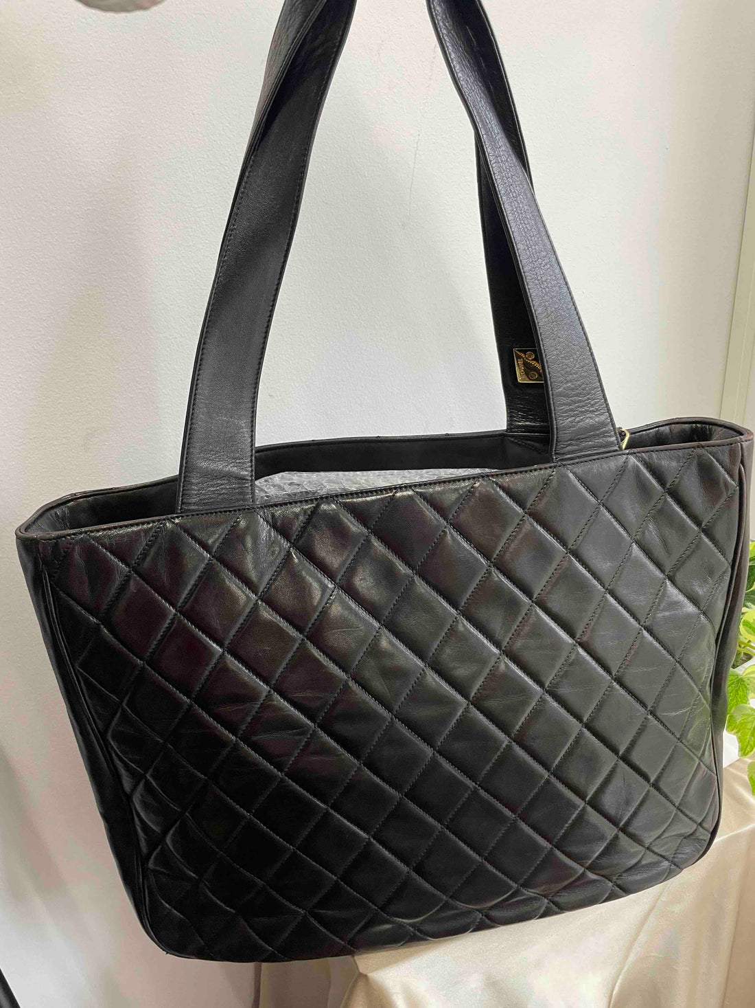Chanel Lambskin Tote Bag RE261 Black Quilted Shoulder Bag
