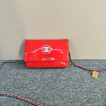 Chanel Vintage Patent Leather Red Crossbody Bag Preloved MY3-8
