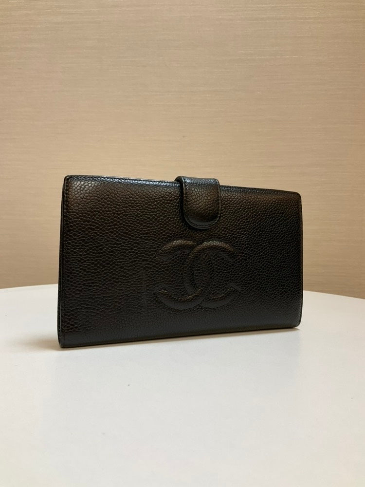Pre-loved CHANEL Caviar Leather Black Wallet Clutch