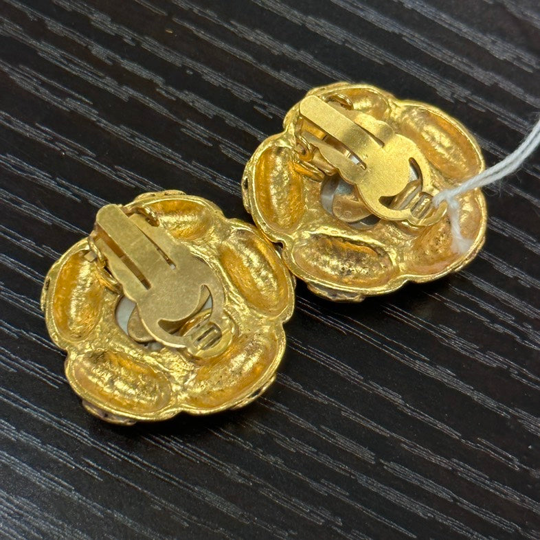 Chanel Vintage Gold Pearl Earrings Pre-Loved Clip-On
